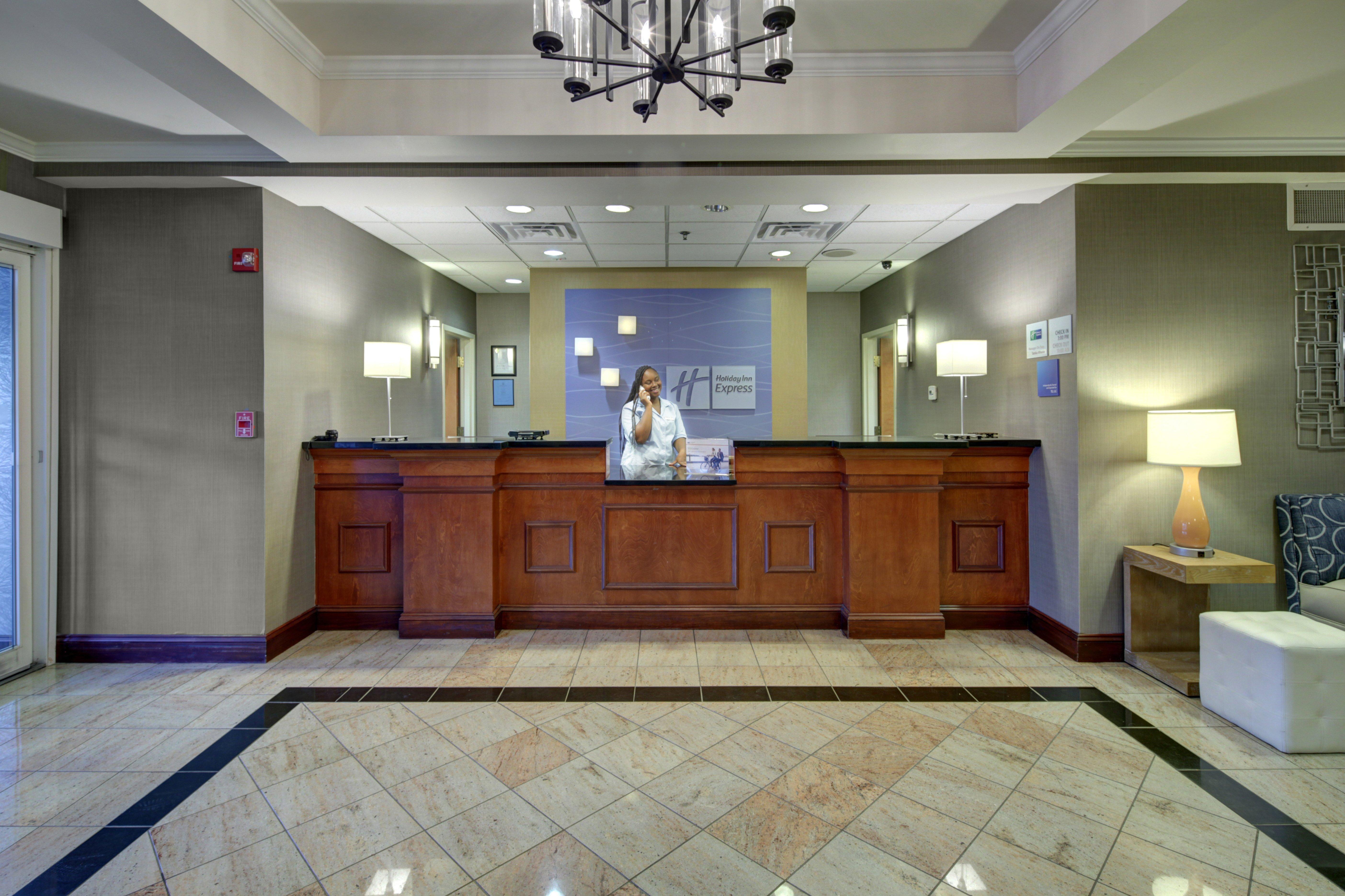 Holiday Inn Express Hotel & Suites Emporia By Ihg Exterior foto