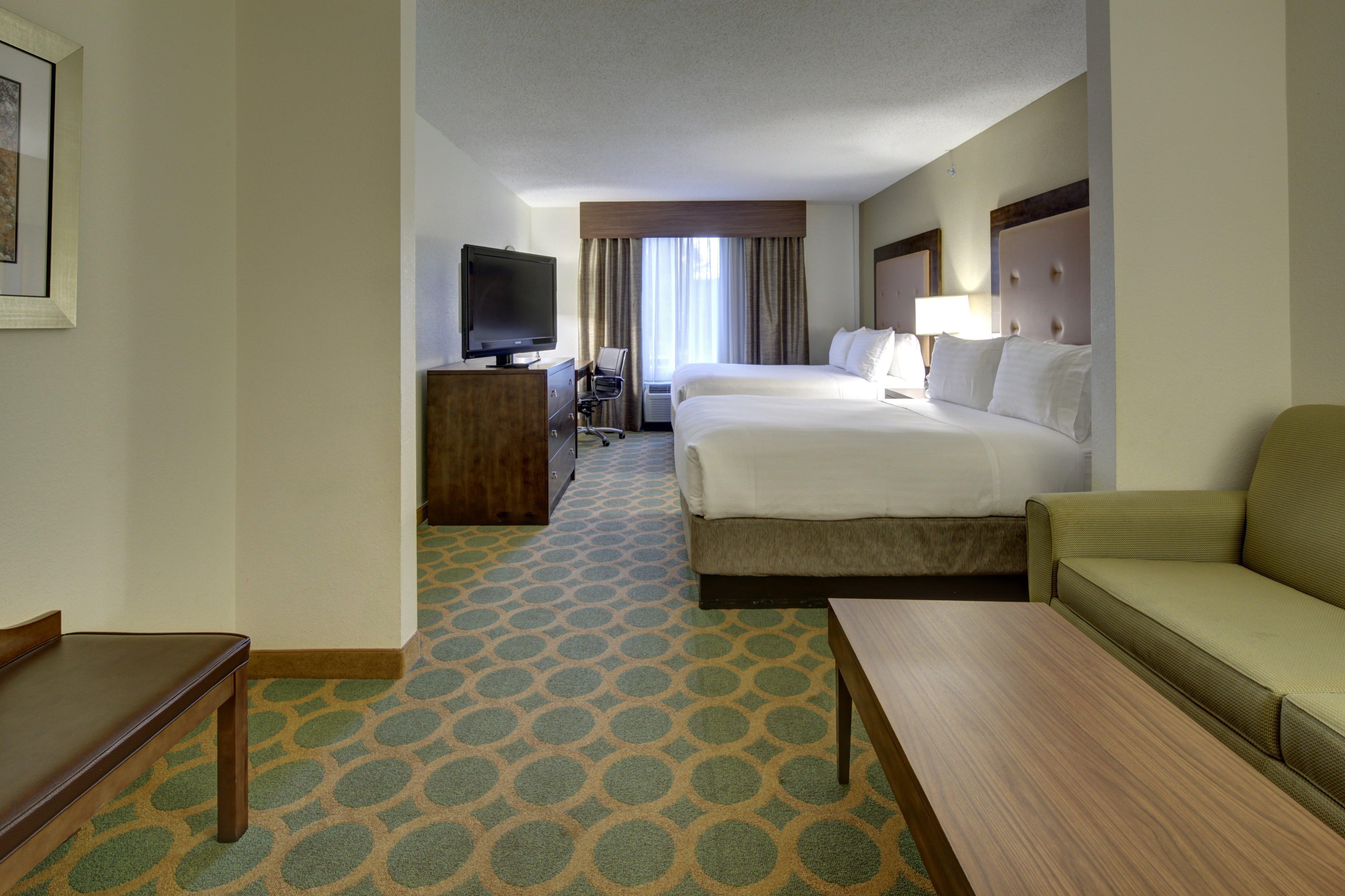 Holiday Inn Express Hotel & Suites Emporia By Ihg Exterior foto