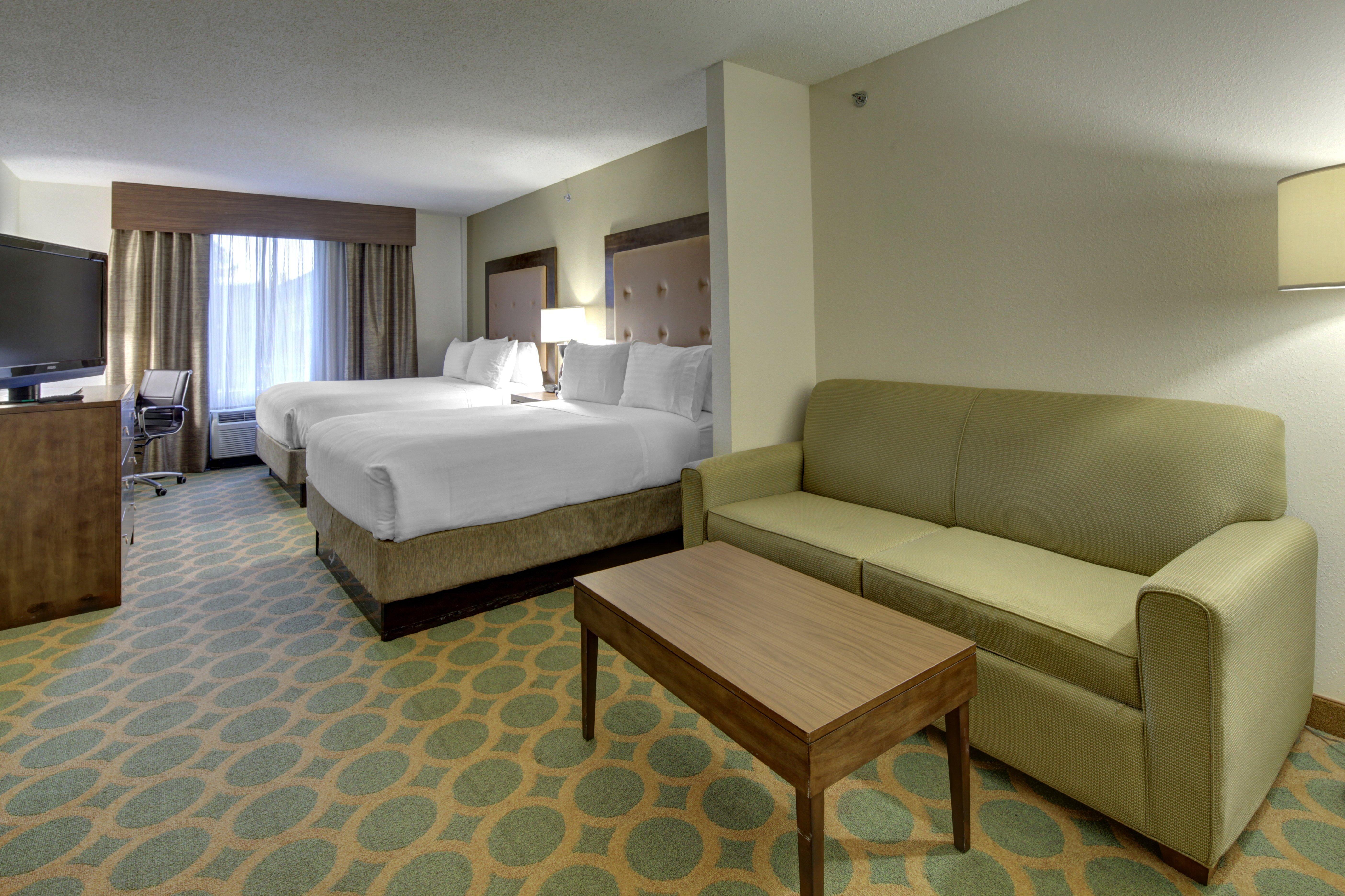 Holiday Inn Express Hotel & Suites Emporia By Ihg Exterior foto