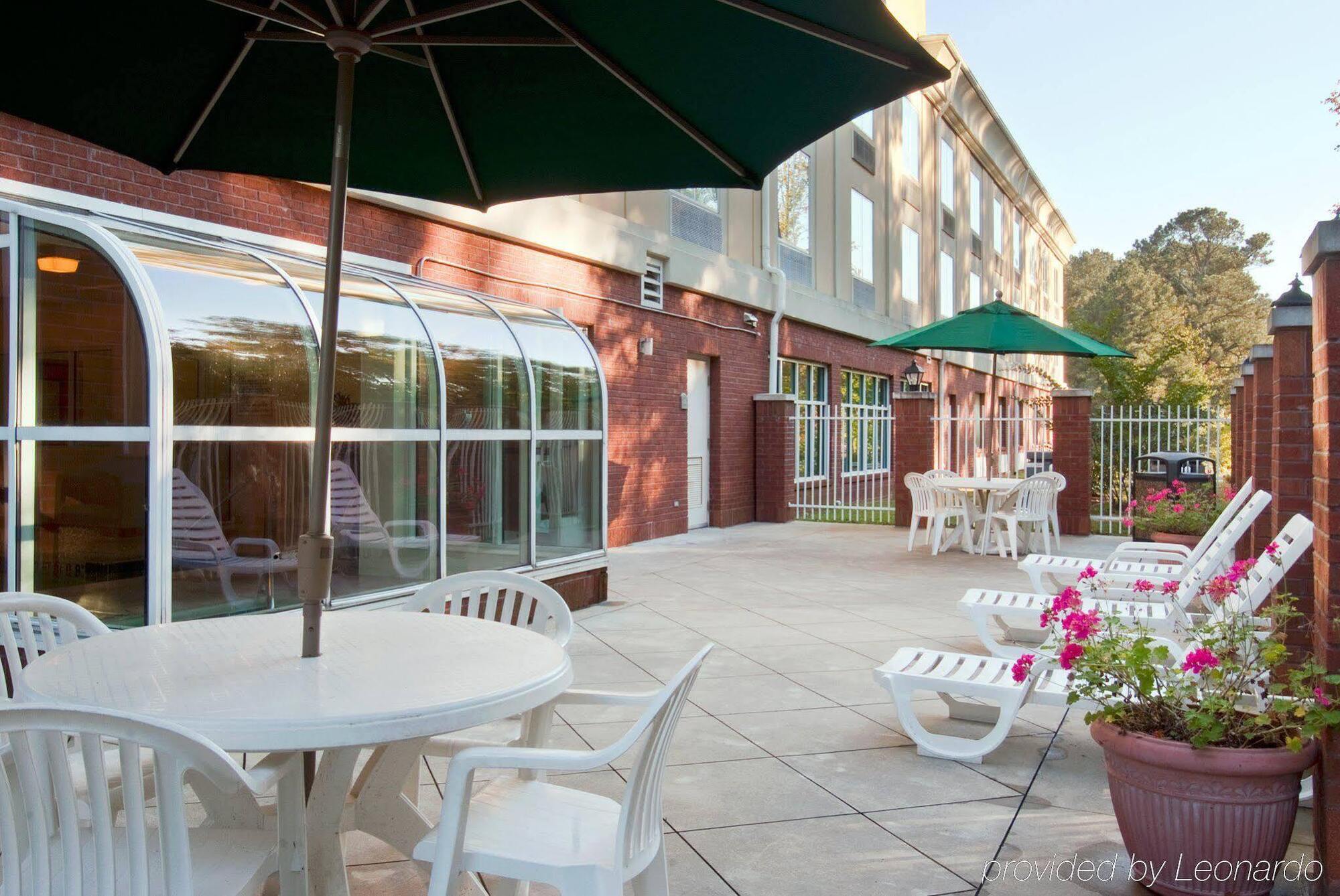 Holiday Inn Express Hotel & Suites Emporia By Ihg Exterior foto